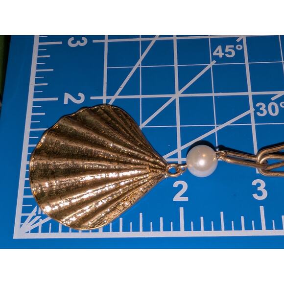 Gold Tone Clam Shell Faux Pearl Paper Clip Long Chain 28.25"-31.25" Necklace - Picture 6 of 7